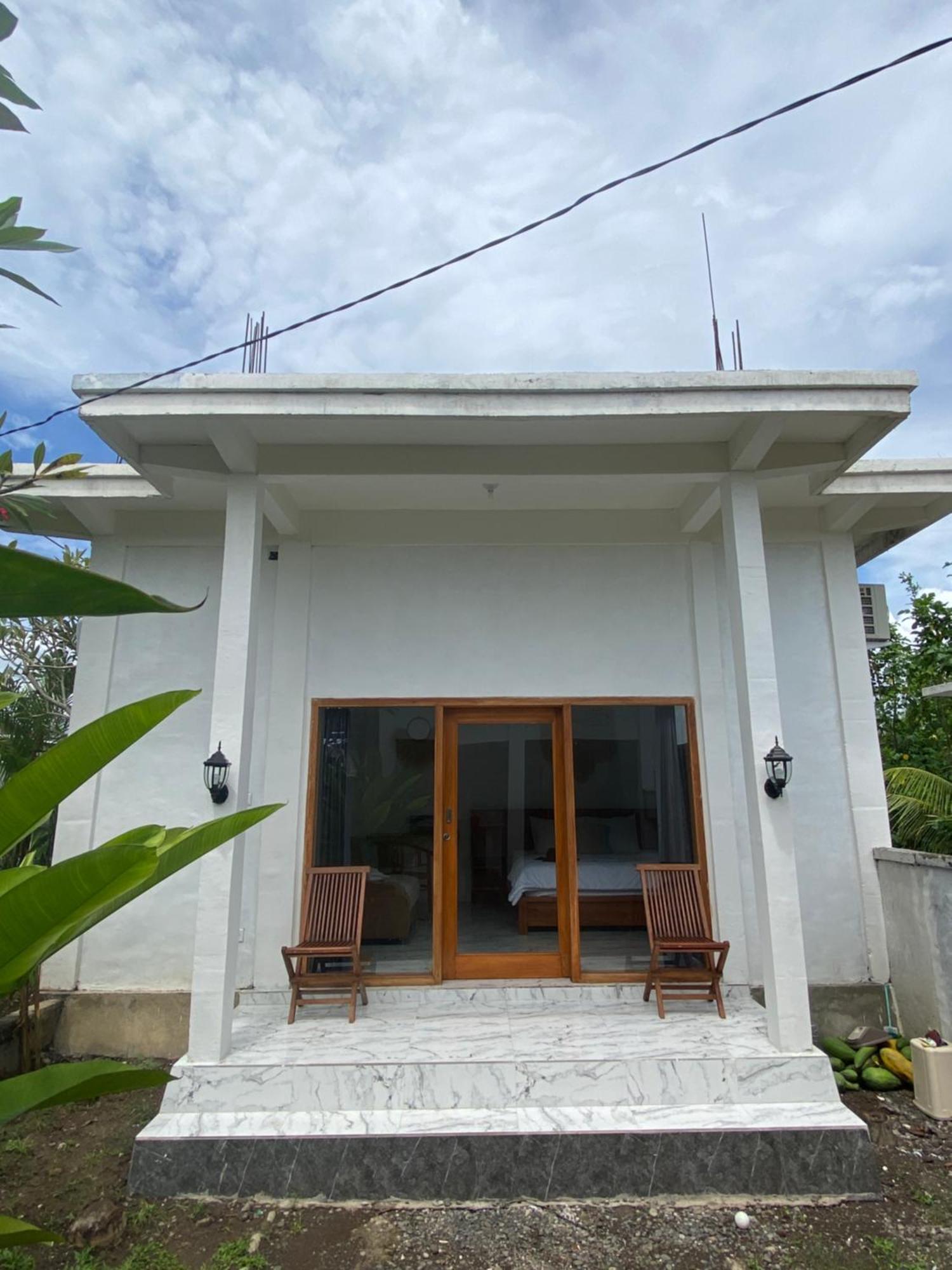 Sumbul View Surfcamp Hotel Airsatang Exterior photo